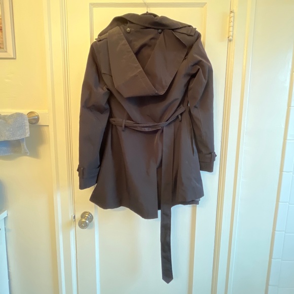 Black raincoat - Picture 2 of 3